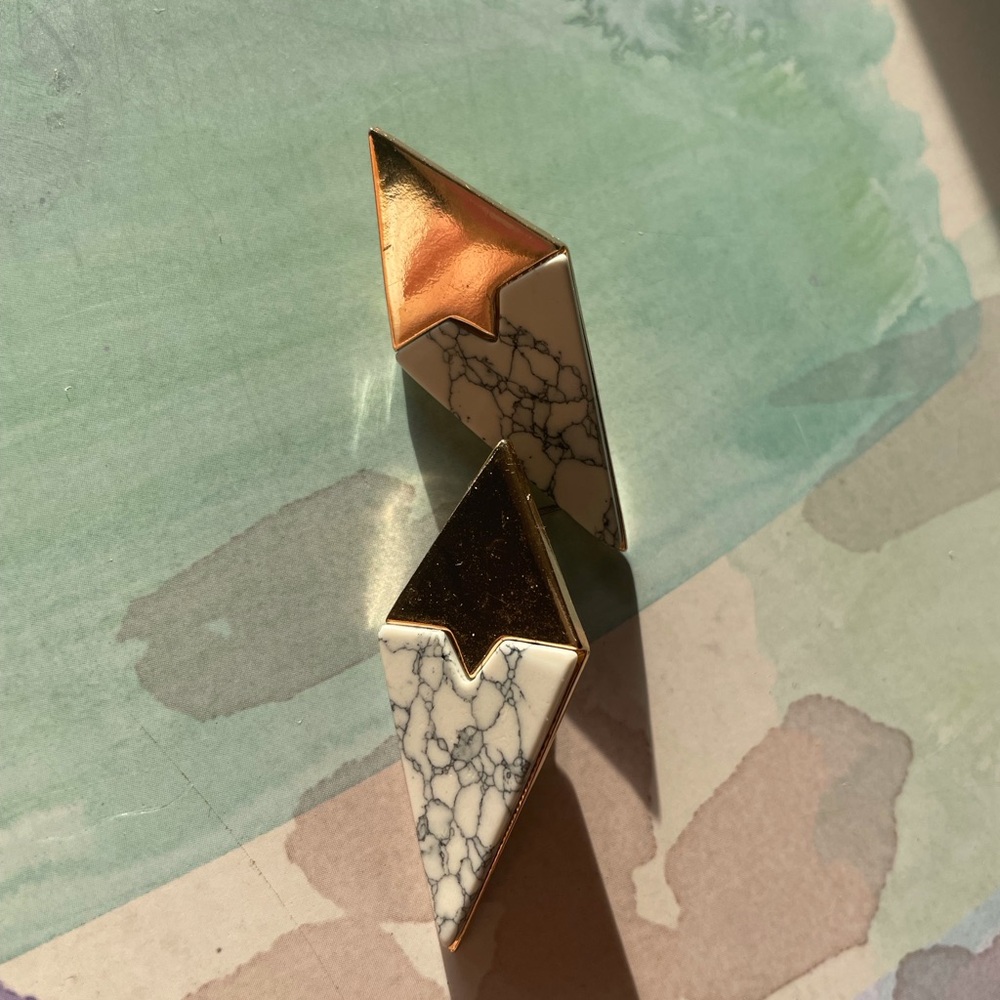 H&M gold & marble triangle earrings